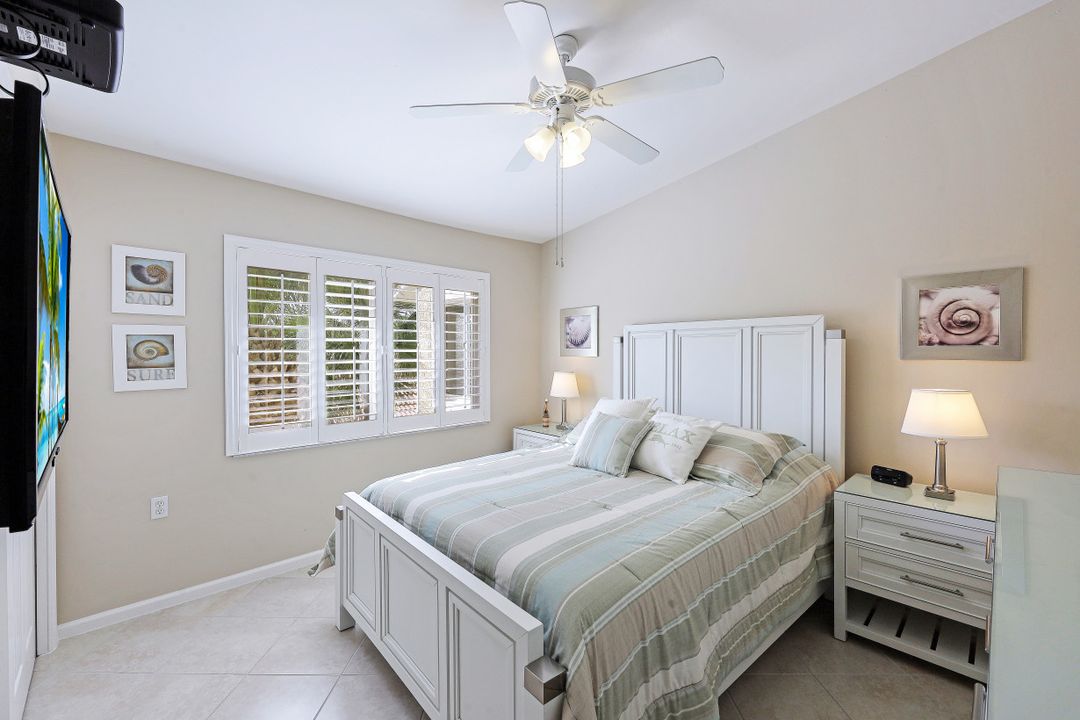 2365 Bayou Ln #4, Naples, FL 34112
