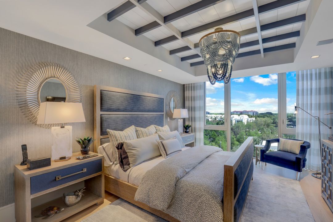 6897 Grenadier Blvd #504, Naples, FL 34108