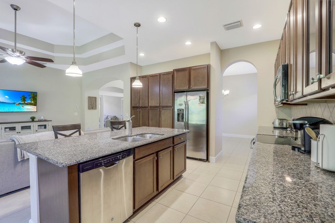 9247 Isla Bella Cir, Bonita Springs, FL 34135
