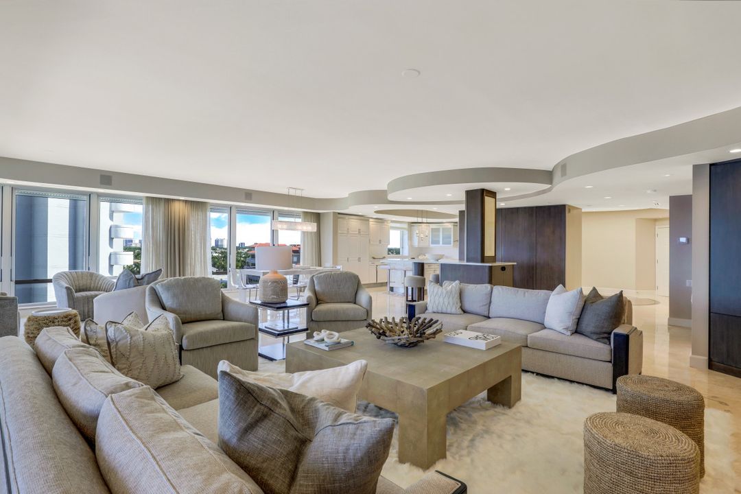 9811 Gulf Shore Dr, Naples, FL 34108