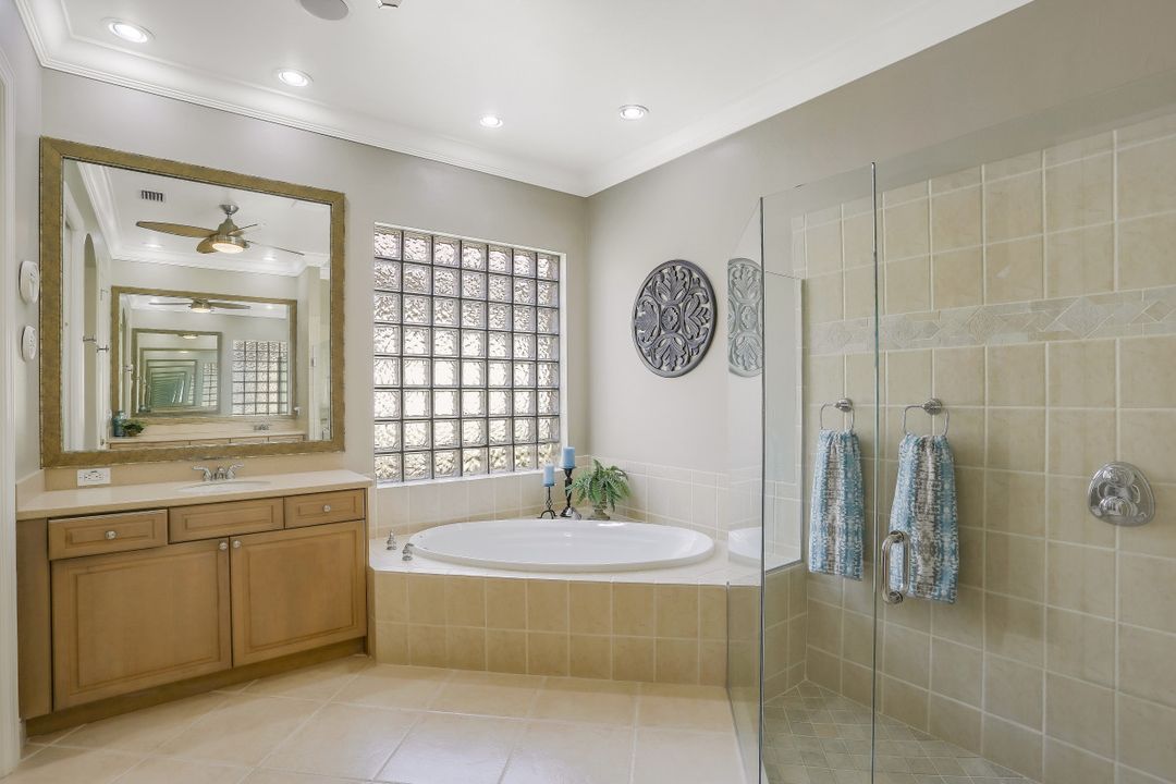 28637 Pienza Ct, Bonita Springs, FL 34135