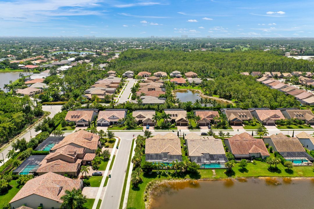 16284 Camden Lakes Cir, Naples, FL 34110