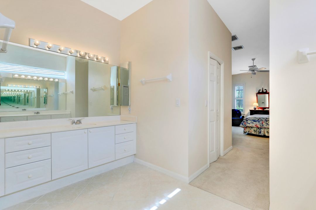 12811 Silverthorn Ct, Bonita Springs, FL 34135