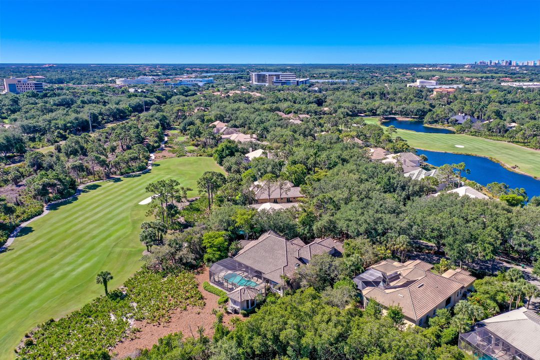 969 Barcarmil Way, Naples, FL 34110