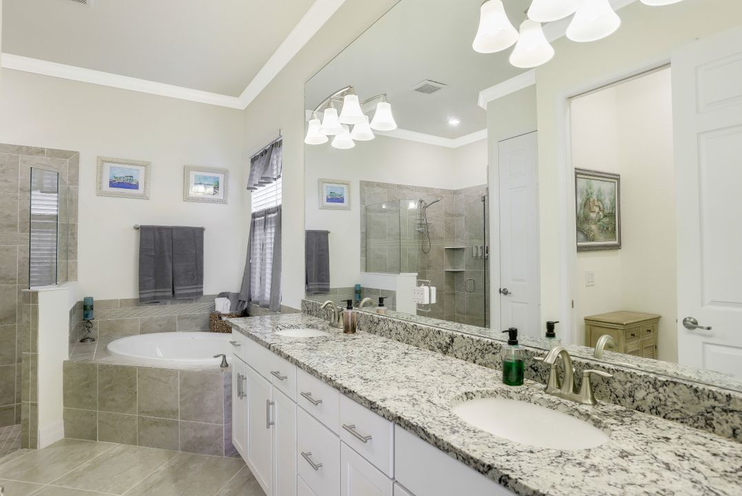 2067 Antigua Ln, Naples, FL 34120