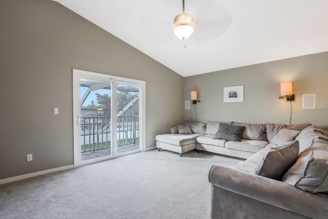 423 SW 39th St, Cape Coral, FL 33914