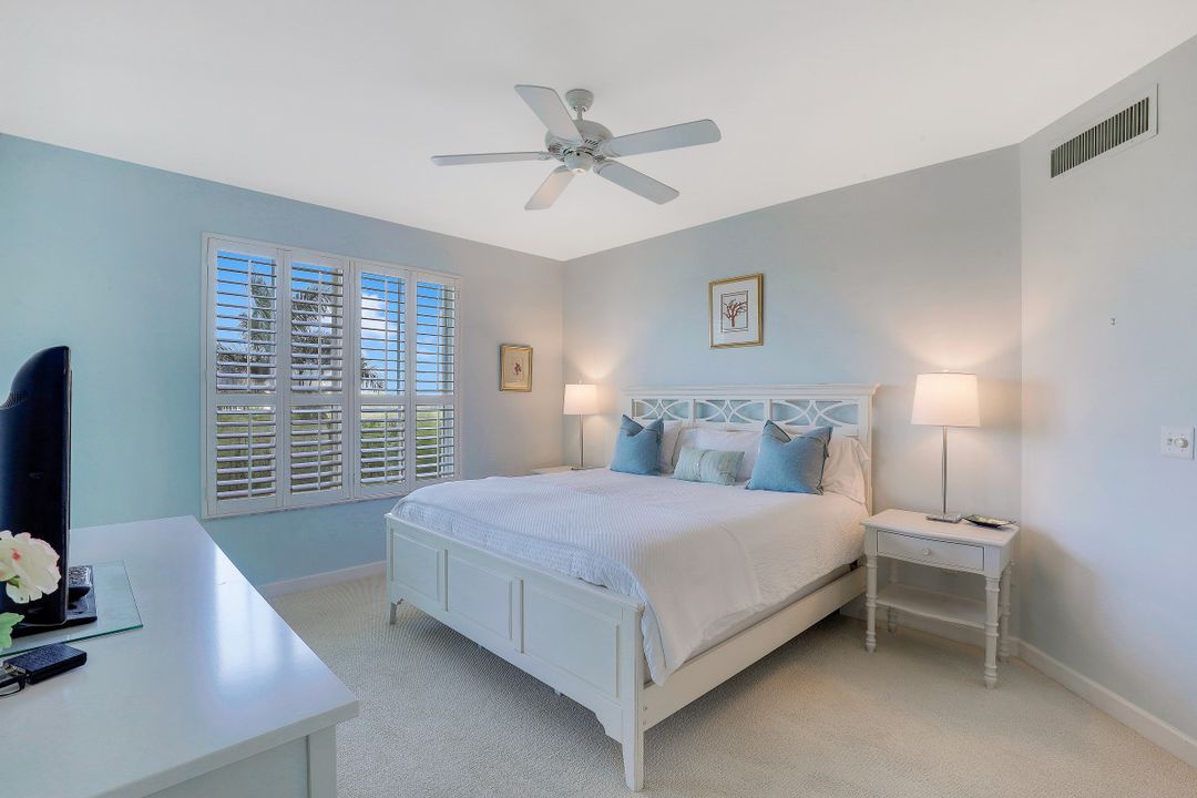 300 Dunes Blvd #Unit 305, Naples, FL 34110