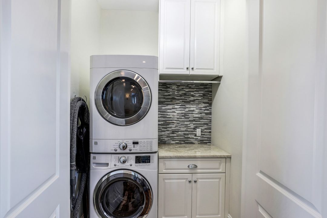 5930 Harborage Dr, Fort Myers, FL 33908