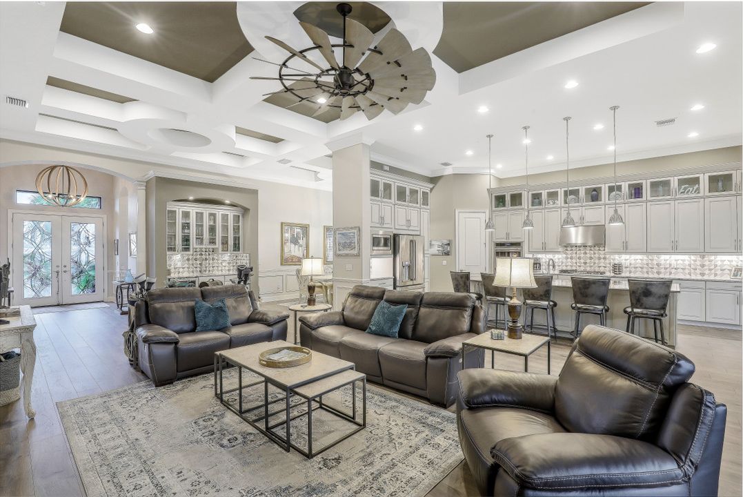 9392 Rapallo St, Naples, FL 34119