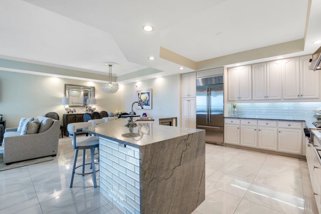 285 Grande Way #1204, Naples, FL 34110