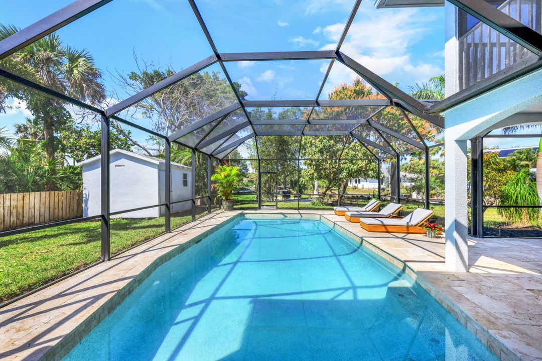 2631 Shoreview Dr, Naples, FL 34112