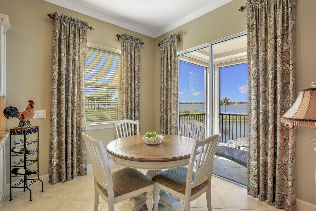 9060 Siesta Bay Dr #201, Naples, FL 34120
