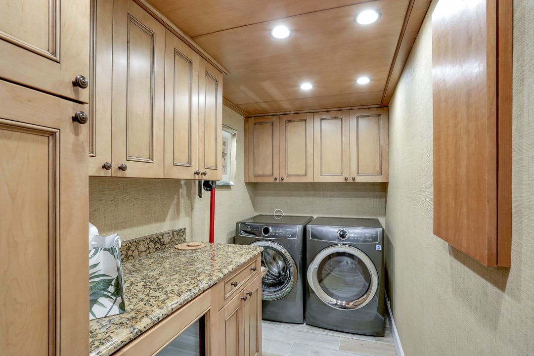 2171 Gulf Shore Blvd N #702, Naples, FL 34102