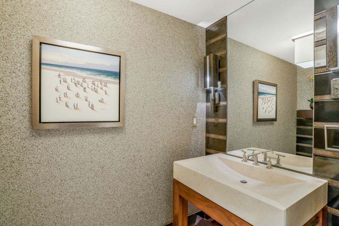 11125 Gulf Shore Dr #701, Naples, FL 34108