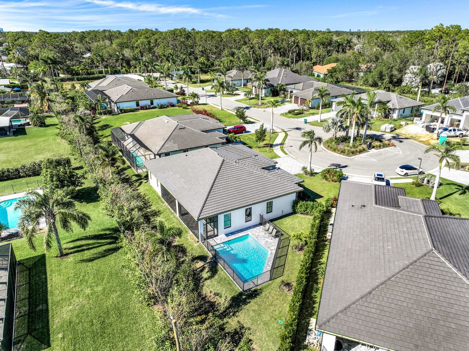 226 Legacy Ct, Naples, FL 34110