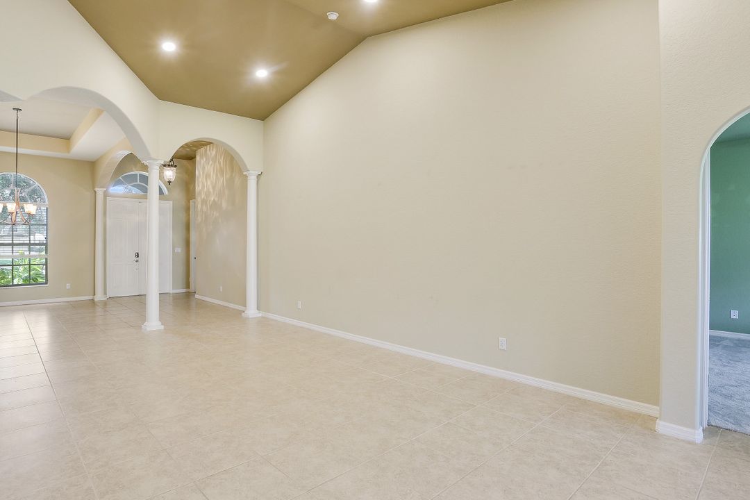 3967 Ruxton Rd, Naples, FL 34116