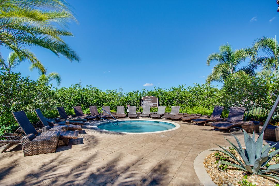 2998 Cinnamon Bay Cir, Naples, FL 34119