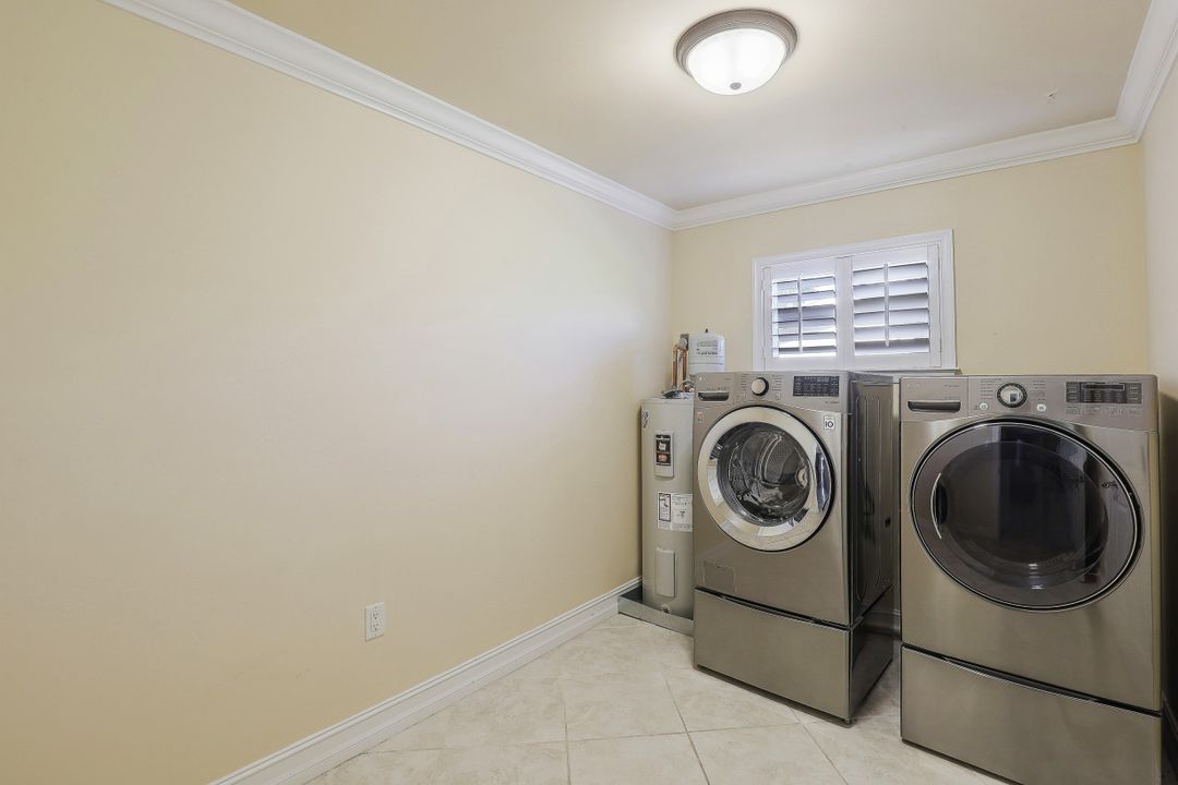 710 95th Ave N, Naples, FL 34108