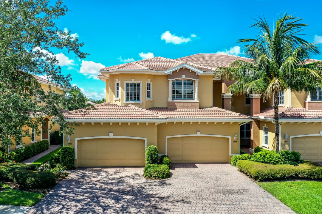 7160 Lemuria Cir #1501, Naples, FL 34109