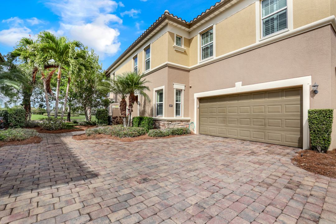 9521 Ironstone Terrace #101, Naples, FL 34120