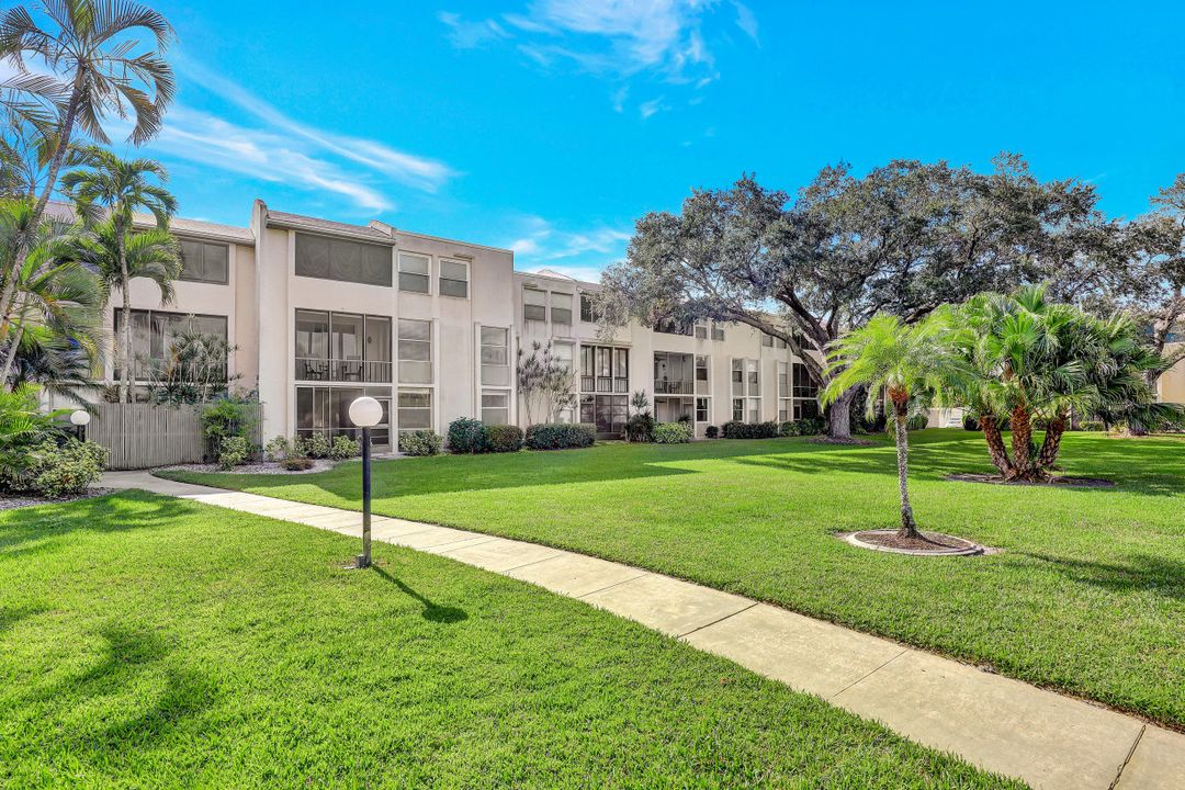 5959 Winkler Rd #105, Fort Myers, FL 33919