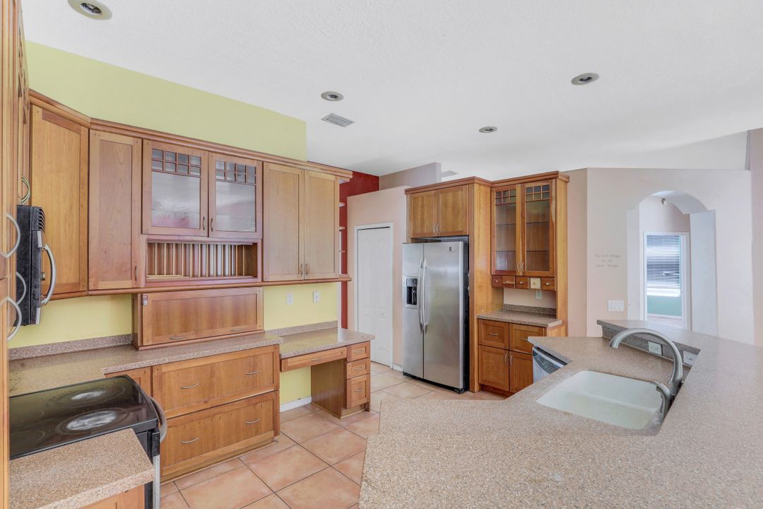 9204 Grand Palm Ct, Riverview, FL 33578