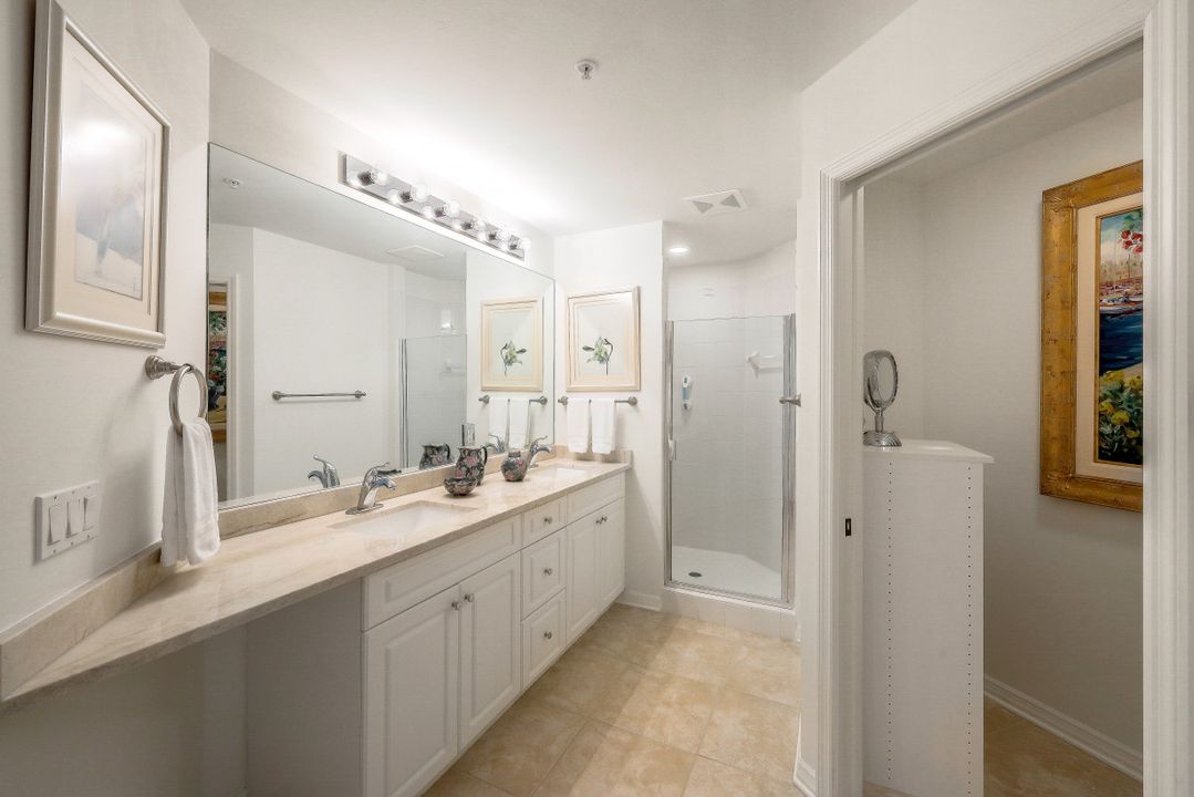 450 Bayfront Pl #4206, Naples, FL 34102