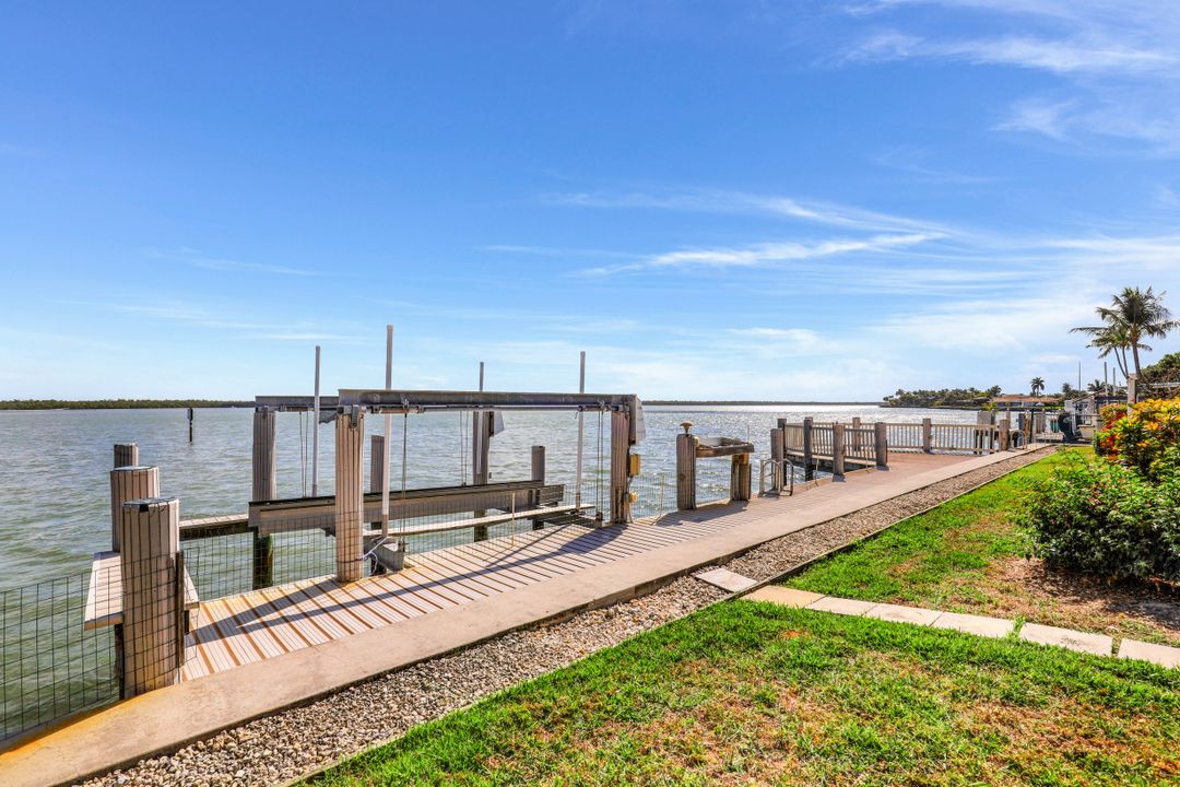 471 Pepperwood Ct, Marco Island, FL 34145