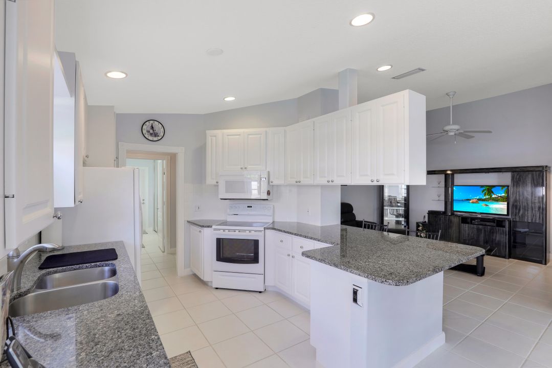 3343 Cayman Ln, Naples, FL 34119