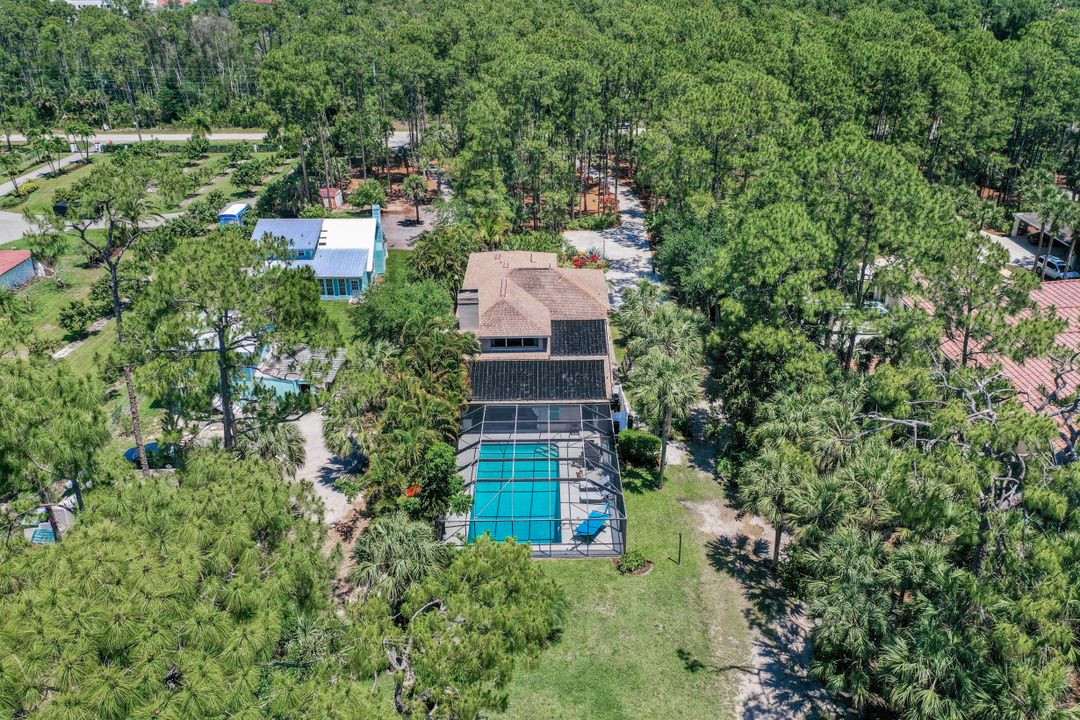 6060 Autumn Oaks Ln, Naples, FL 34119