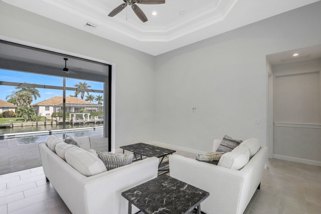 782 Saturn Ct, Marco Island, FL 34145