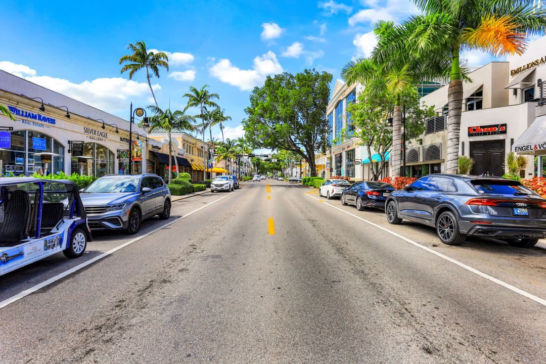 900 5th Ave S #302, Naples, FL 34102