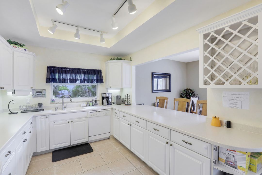 550 Inlet Dr, Marco Island, FL 34145