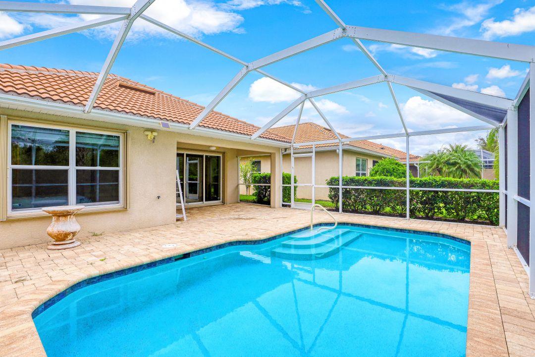 8458 Karina Ct, Naples, FL 34114