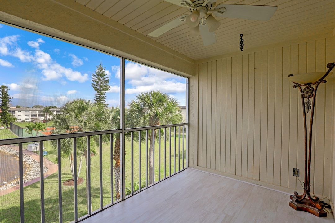 1004 Manatee Rd, Naples, FL 34114