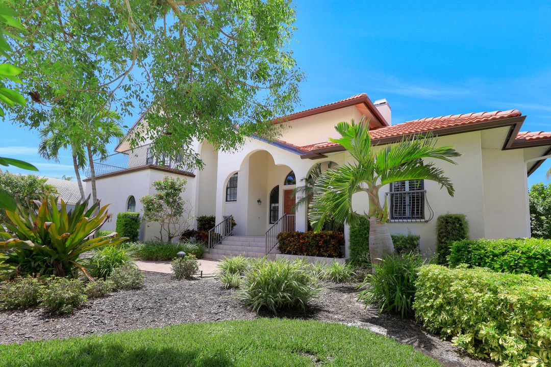 426 Spinnaker Dr, Marco Island, FL 34145