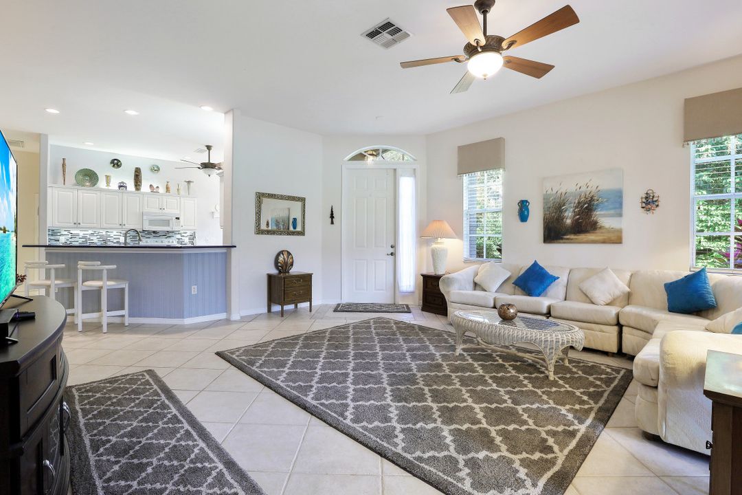 12756 Fox Ridge Dr, Bonita Springs, FL 34135