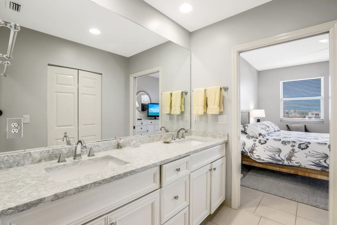 450 Launch Cir #402, Naples, FL 34108