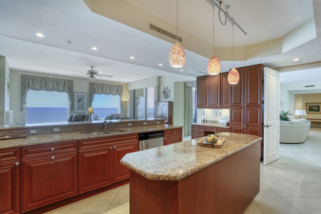 970 Cape Marco Dr #1106, Marco Island, FL 34145