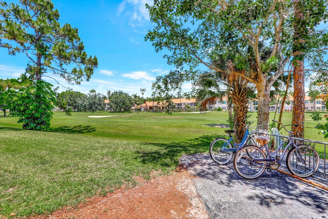 190 Turtle Lake Ct #203, Naples, FL 34105