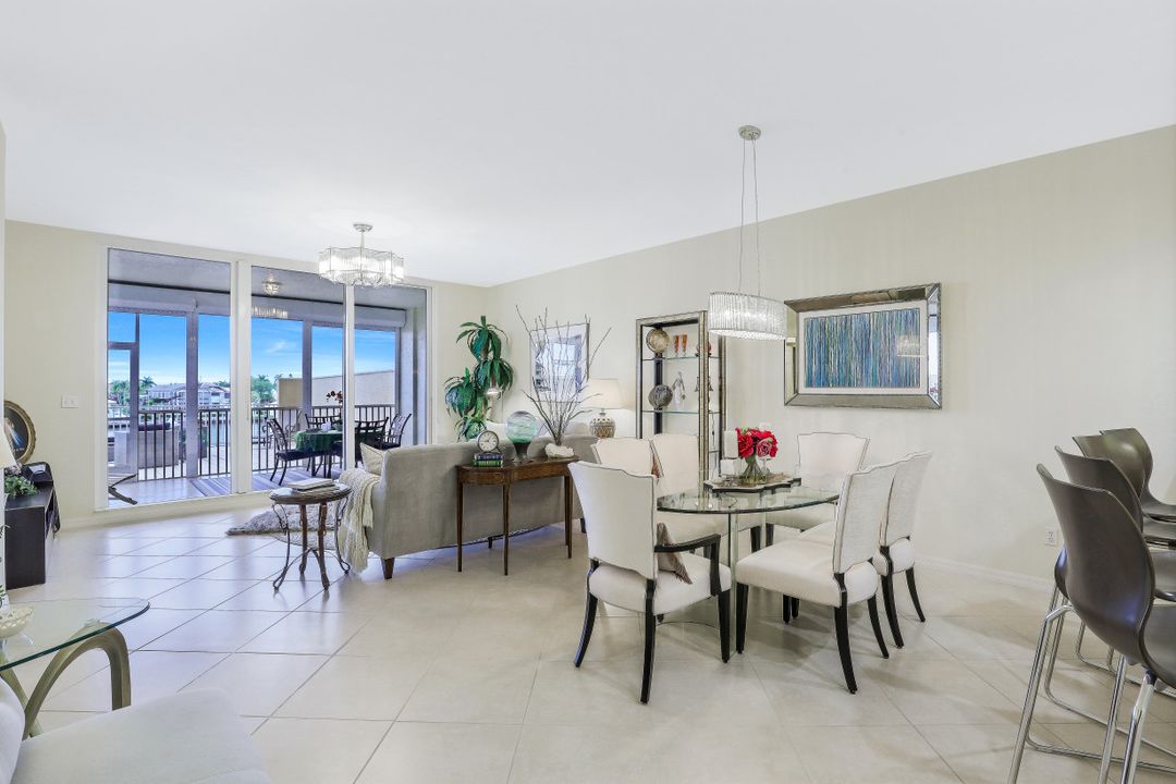 410 Flagship Dr #302, Naples, FL 34108