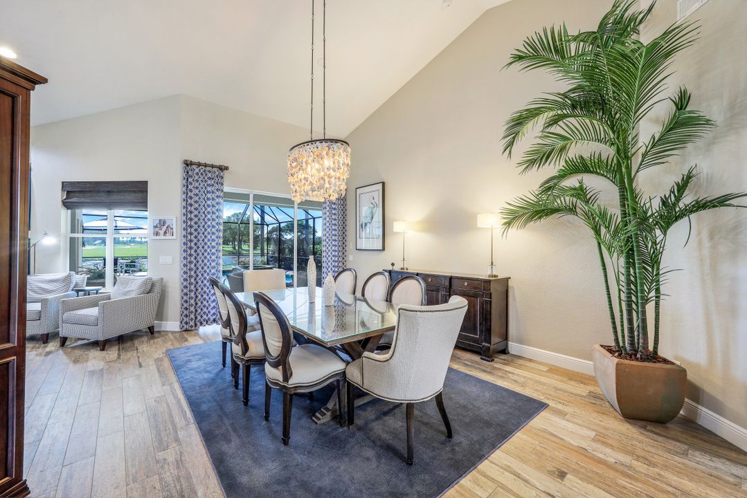 8979 Morgan Ct, Naples, FL 34113