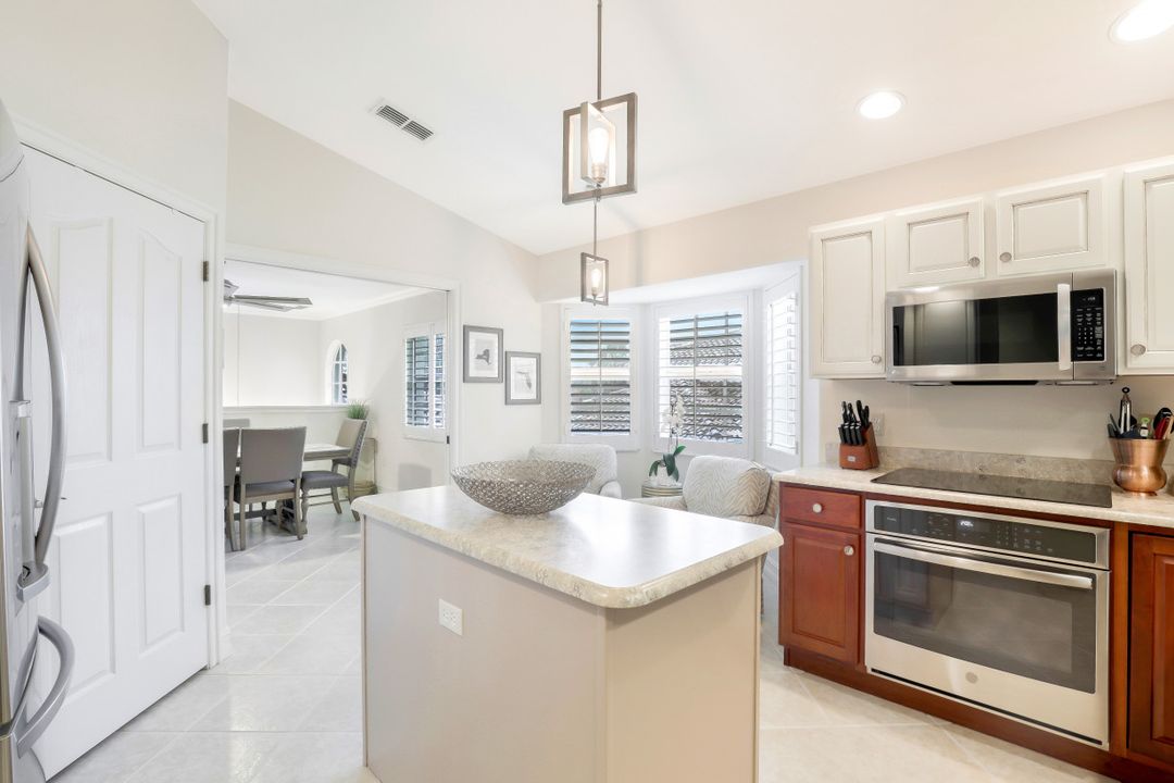 8157 Saratoga Dr #1501, Naples, FL 34113