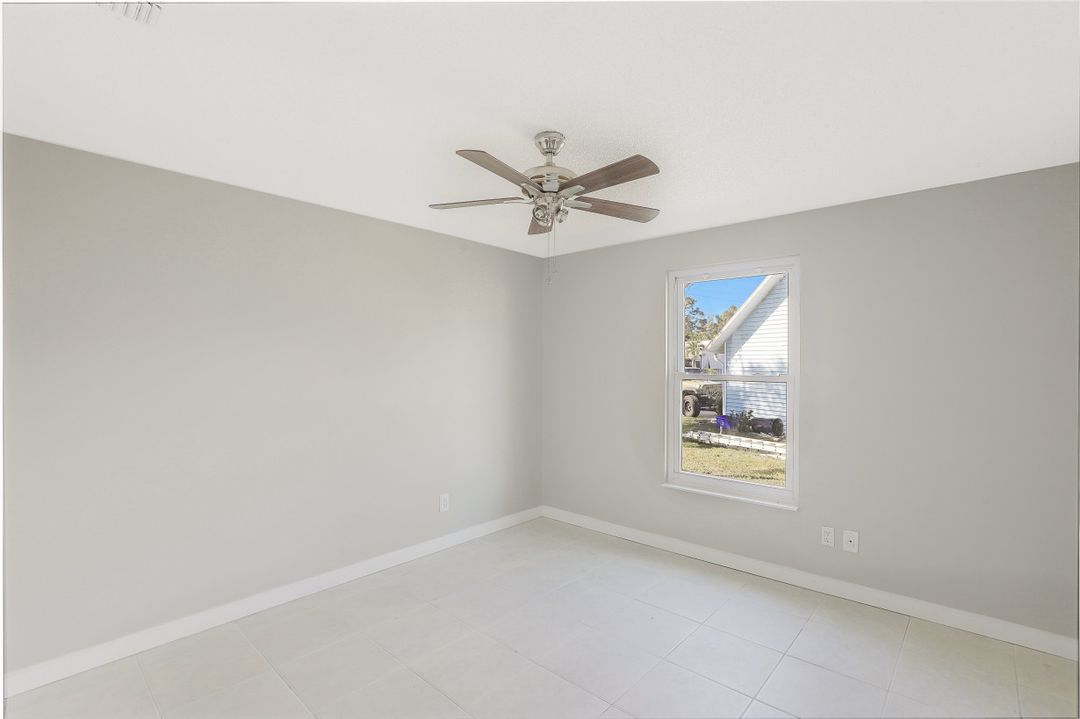 18469 Phlox Dr, Fort Myers, FL 33967