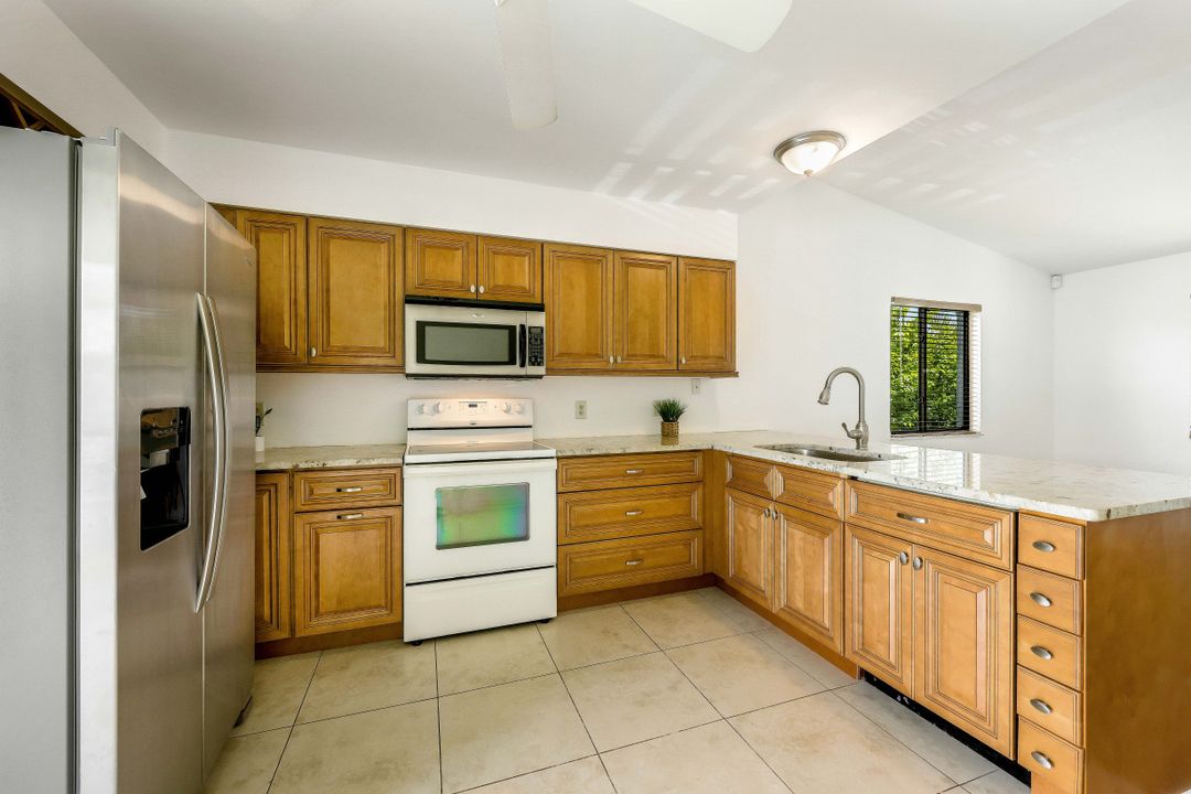 4904 Vincennes St #209, Cape Coral, FL 33904