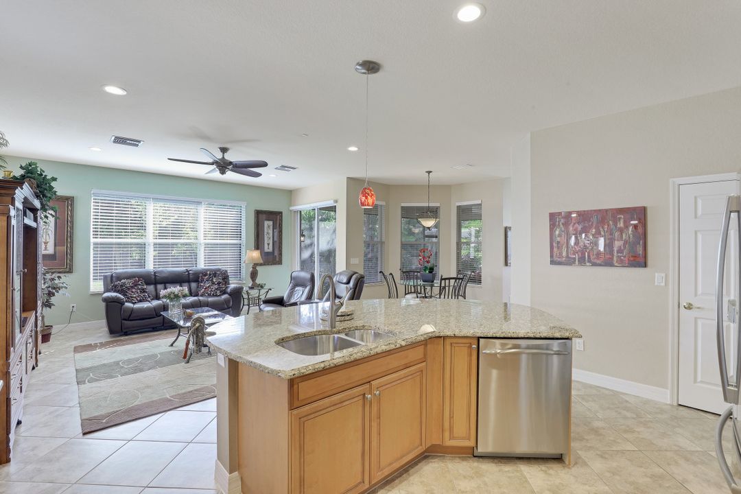 10106 Mimosa Silk Dr, Fort Myers, FL 33913