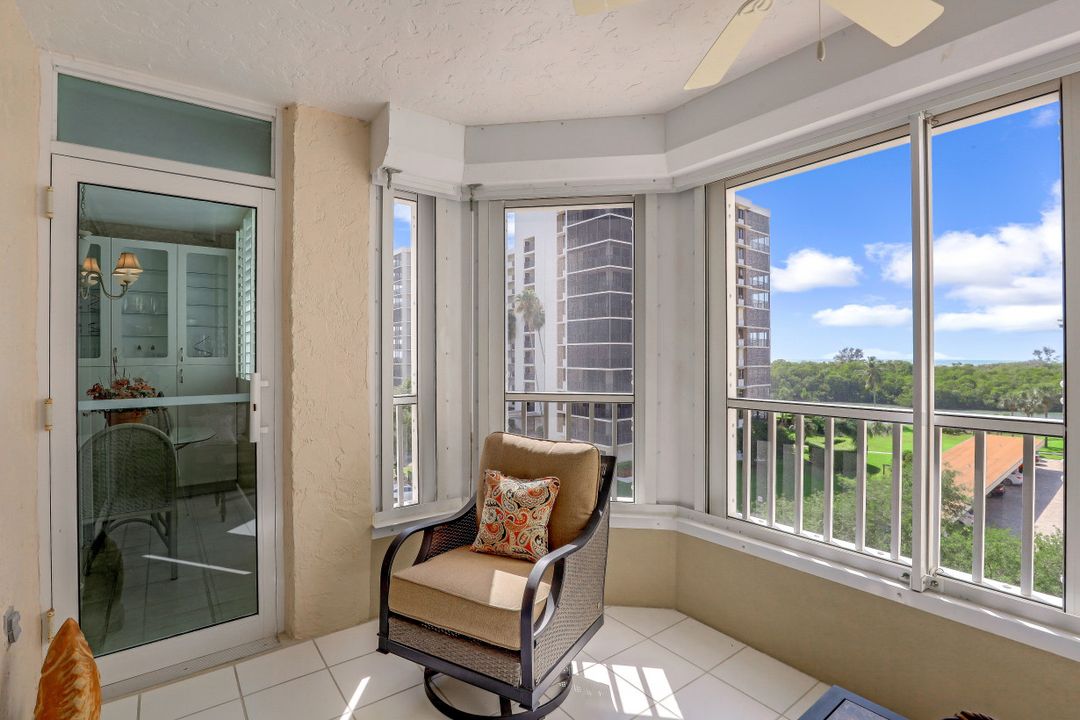 21 Bluebill Ave #404, Naples, FL 34108