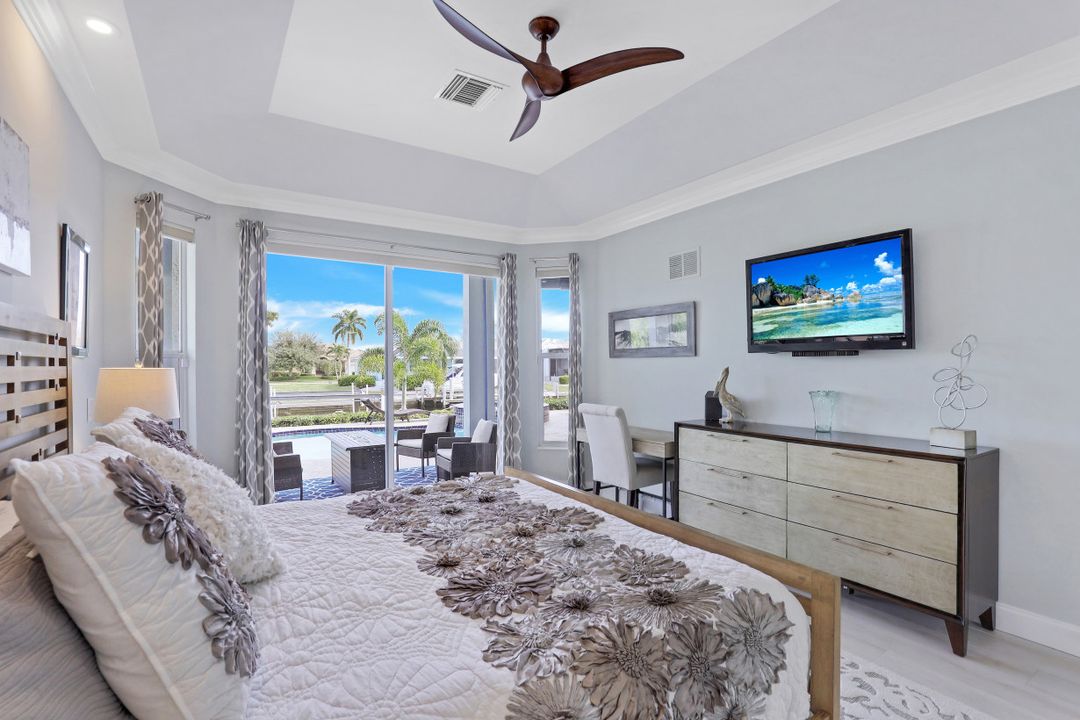 231 Seahorse Ct, Marco Island, FL 34145