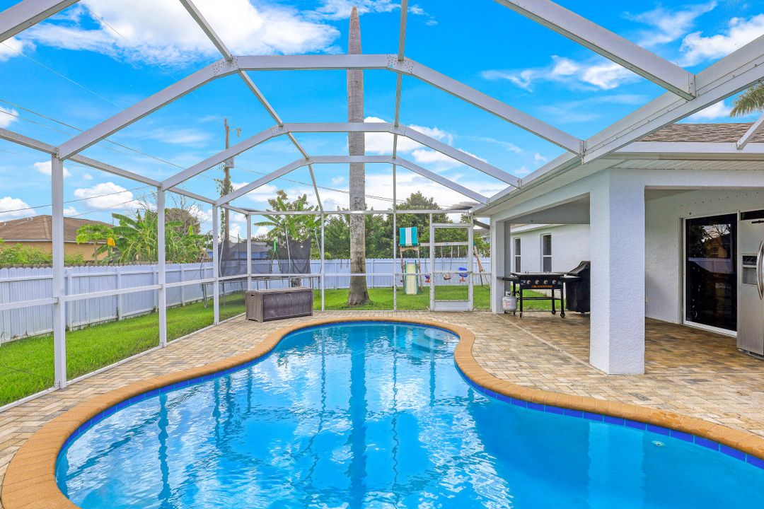 2030 NE 25th St, Cape Coral, FL 33909