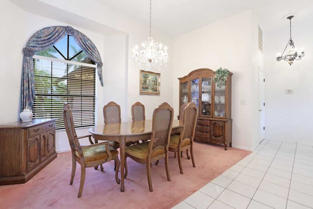 5208 SW 9th Pl, Cape Coral, FL 33914